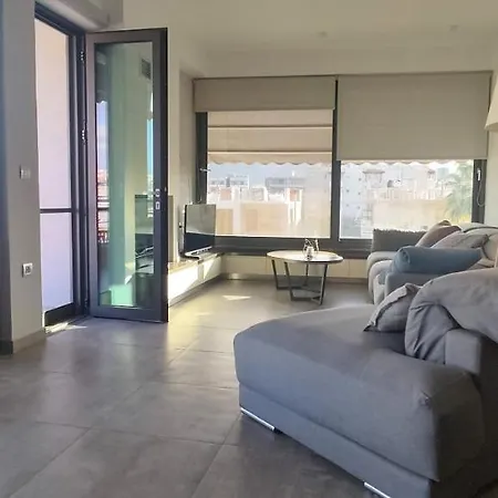 Maryland:luxurious Penthouse In Chania アパート